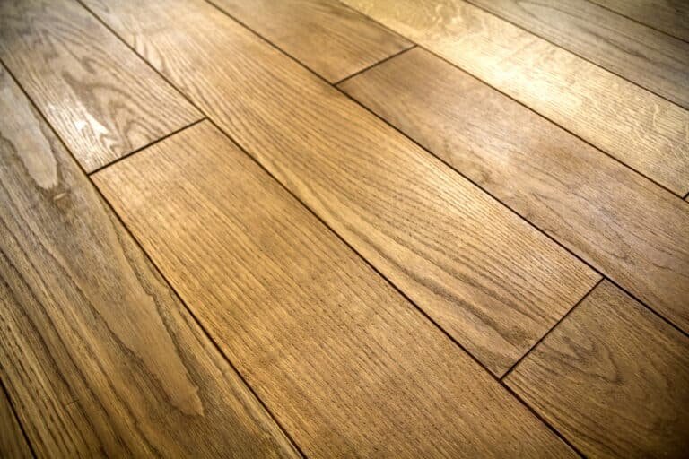 Parquet en bois clair avec un fini naturel, Seine-Maritime