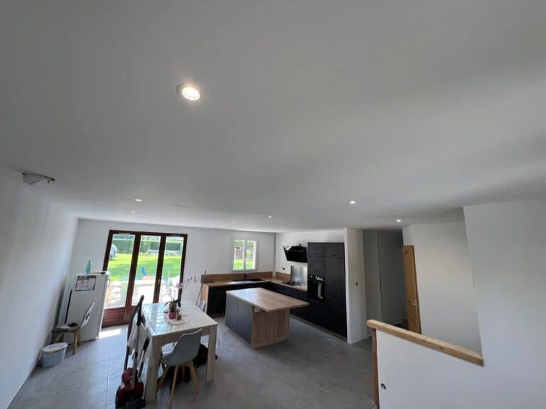 L2m-menuiserie - Comment repeindre mon appartement en 2025 sans odeurs toxiques et obtenir un fini professionnel avec une peinture écologique ? - Featured Image 1